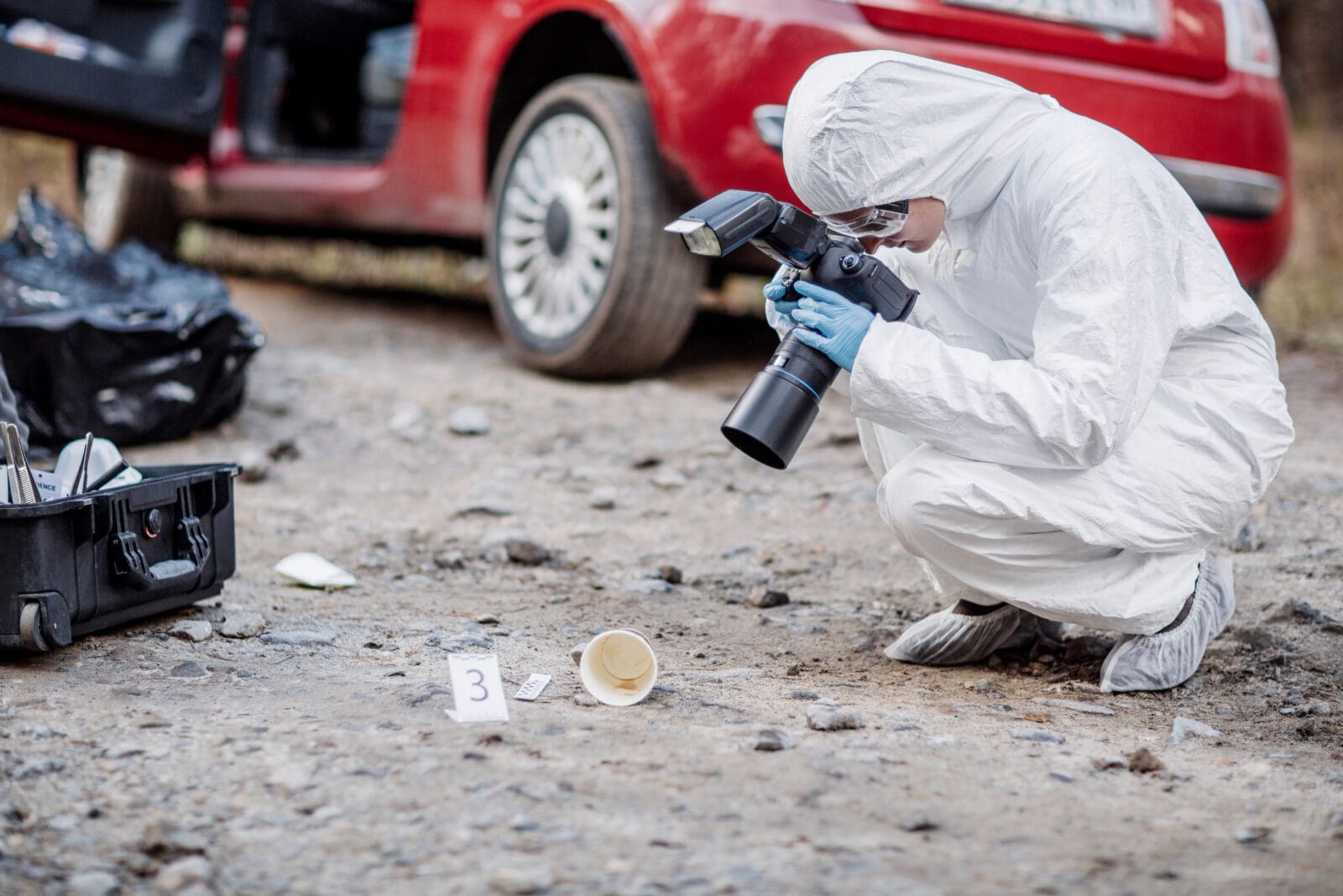 how-to-become-a-crime-scene-investigator-salary-role-training