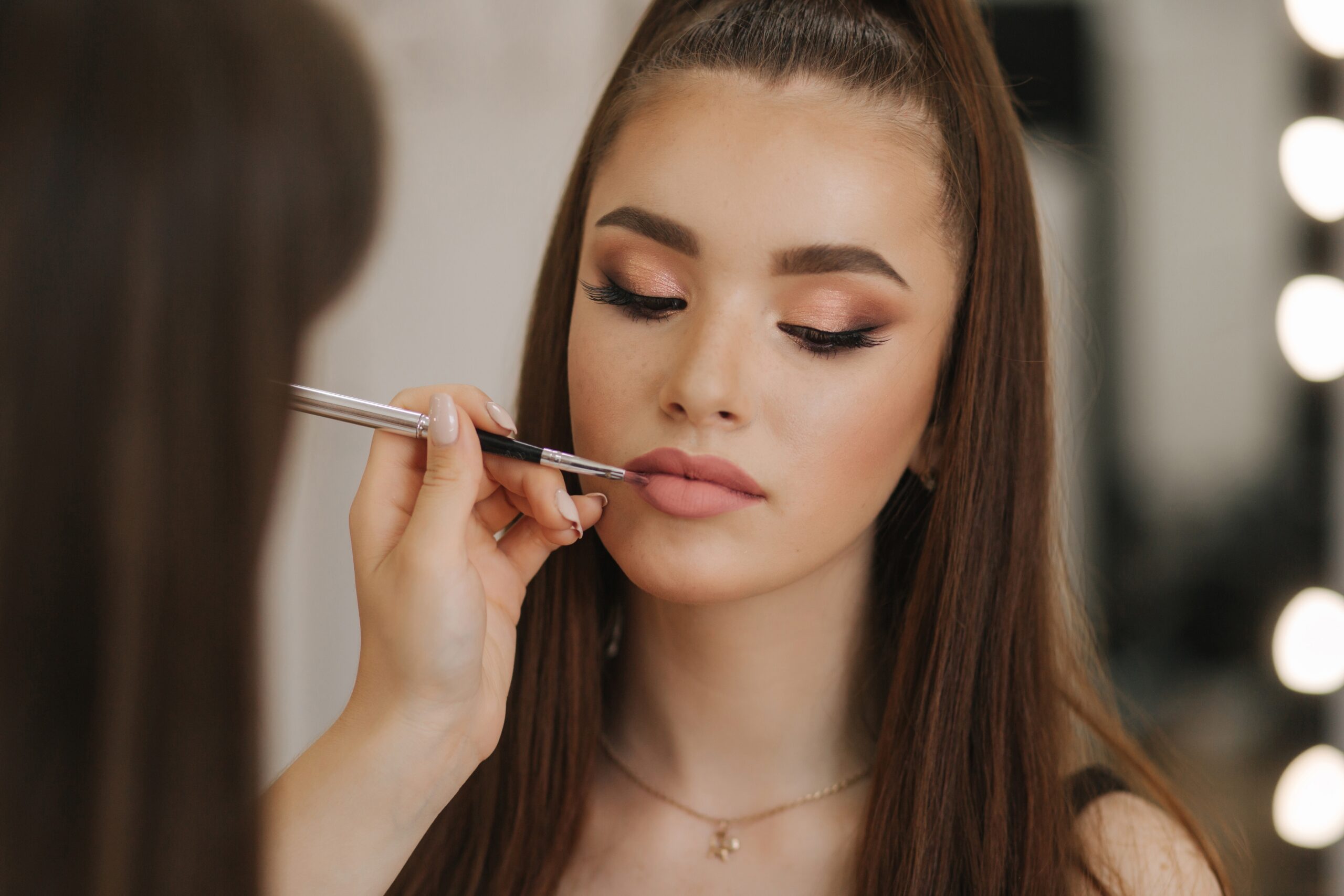 Make up Artist scaled
